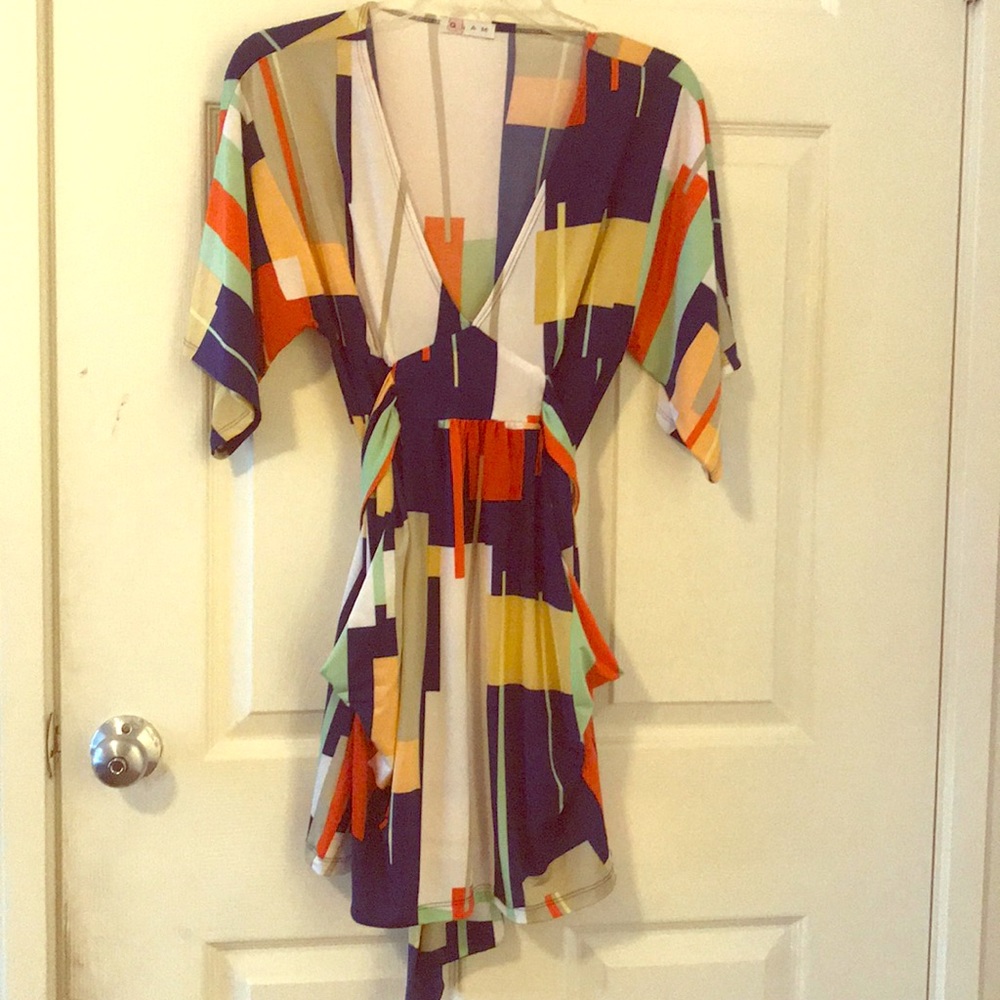 Funky dress!! Lots of color and POCKETS!